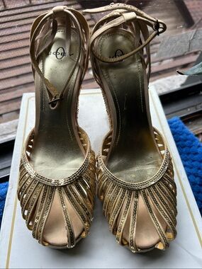 Joey O Gold Strappy Peep-Toe Women's Heels Size 8 USED